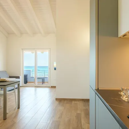 Casa Sul Mare Free Wi-fi Parking Elegance Lägenhet *